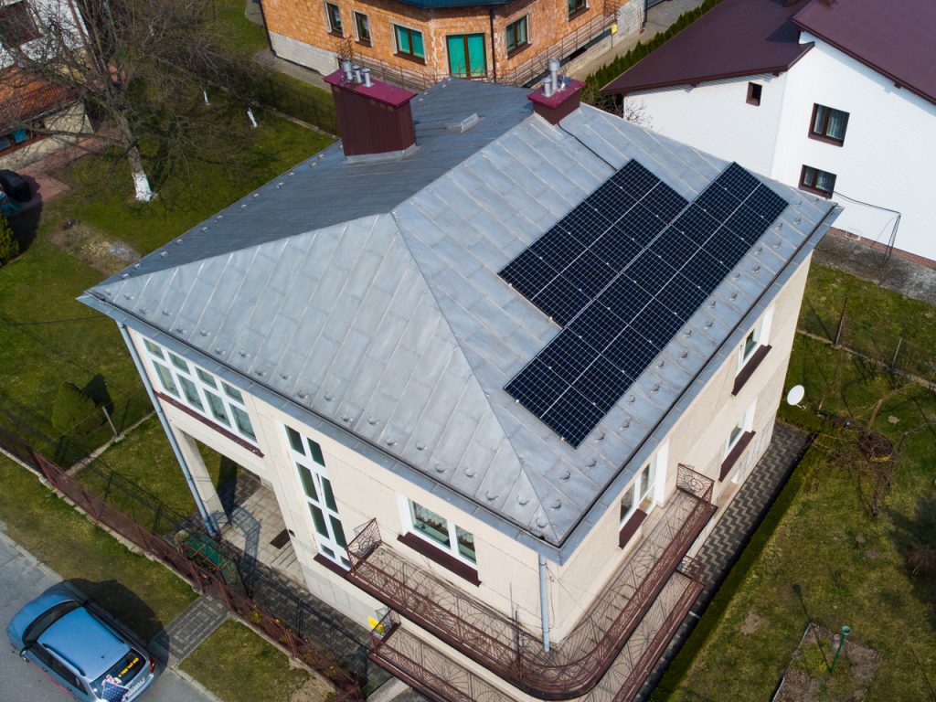 Instalacja fotowoltaiczna w Brzesku, montaż paneli na dachu